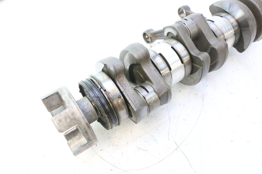 photo de CRANKSHAFT YAMAHA WAVE RUNNER GP R 1200 (2000 - 2003) - Surface and material condition