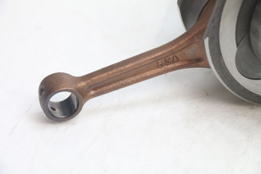 photo de CRANKSHAFT YAMAHA YP MAJESTY 125 (1998 - 2001) - Technical close-up