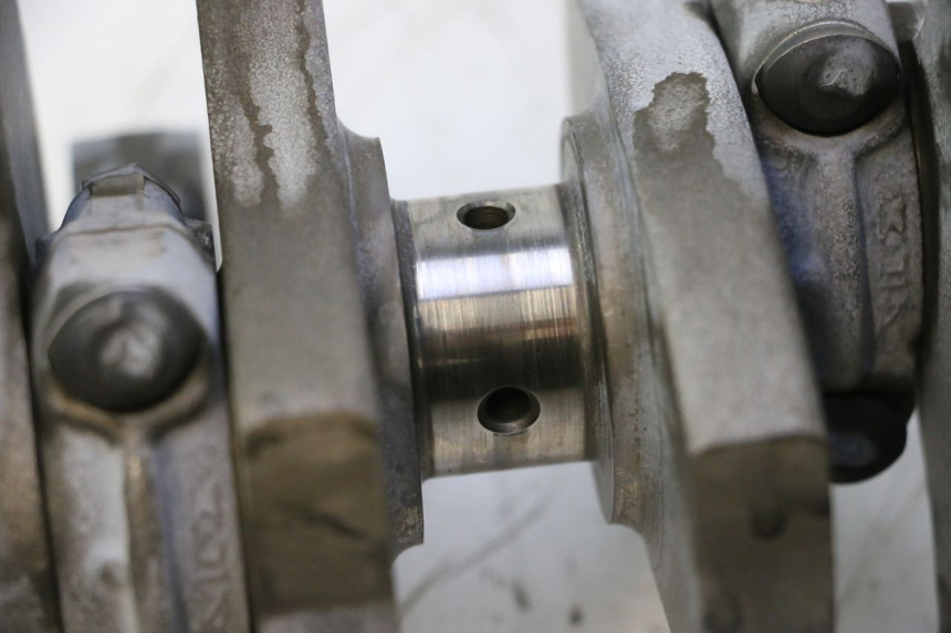 photo de CRANKSHAFT YAMAHA YZF R GENESIS 750 (1993 - 1998) - Additional view of the item