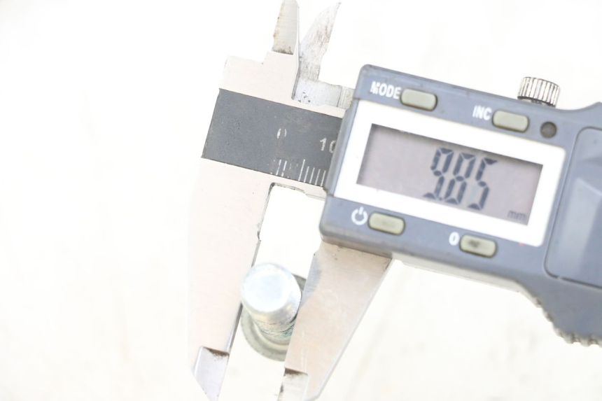 photo de BRAKE DISC BOLT YAMAHA AEROX 2T 50 (2013 - 2017) - Zoom on usage condition