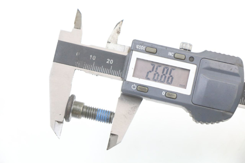 photo de BRAKE DISC BOLT KYMCO AGILITY 4T 50 (2005 - 2018) - Alternative perspective