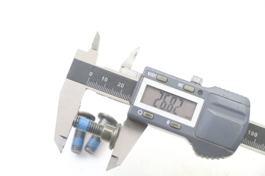 photo de BRAKE DISC BOLT KYMCO AGILITY 4T 50 (2005 - 2018) - Alternative perspective