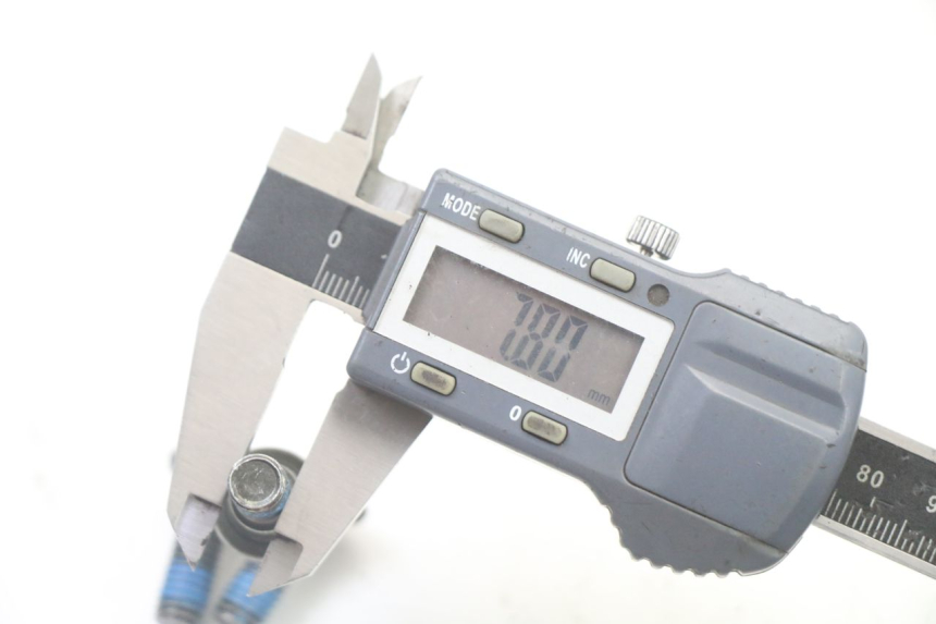 photo de BRAKE DISC BOLT KYMCO AGILITY 4T 50 (2005 - 2018) - Technical close-up