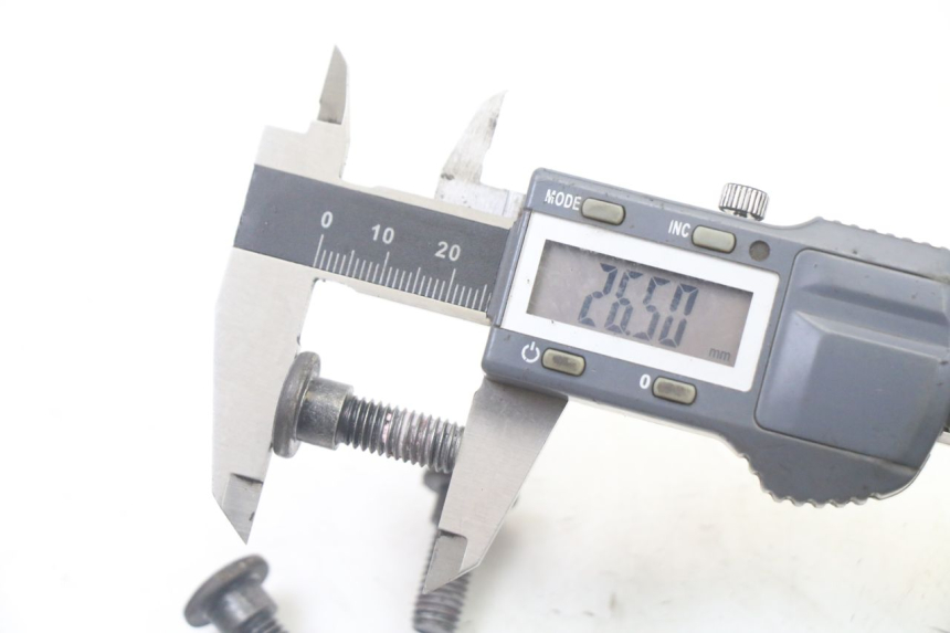 photo de BRAKE DISC BOLT KYMCO AGILITY 4T 50 (2018 - 2022) - Alternative perspective