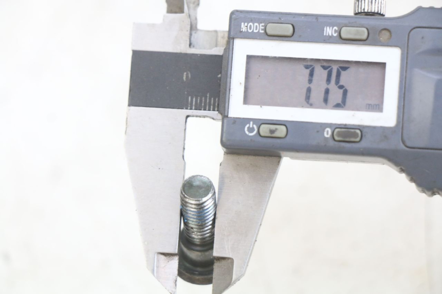 photo de BRAKE DISC BOLT KYMCO AGILITY NAKED RENOUVO 2T 50 (2011 - 2018) - Zoom on usage condition