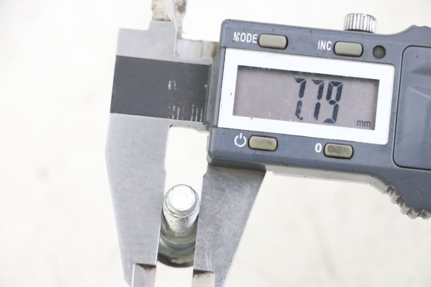 photo de BRAKE DISC BOLT HYOSUNG GV AQUILA 125 (2000 - 2009) - Zoom on usage condition