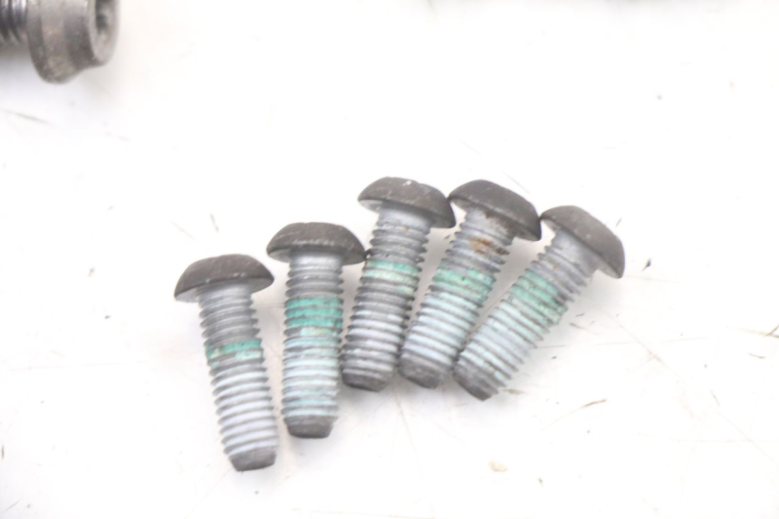 photo de BRAKE DISC BOLT BMW S RR ABS S1000RR 1000 (2015 - 2018) - Technical close-up