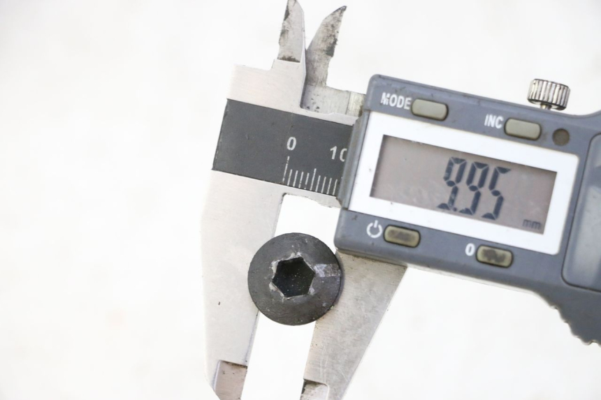 photo de BRAKE DISC BOLT SUZUKI BURGMAN 125 (2007 - 2014) - Component detail