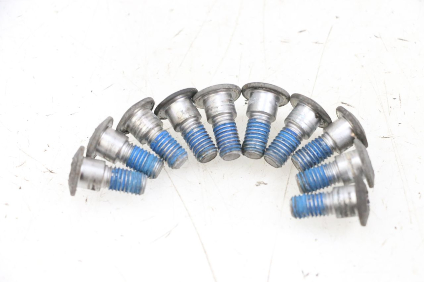 photo de BRAKE DISC BOLT SUZUKI BURGMAN 650 (2013 - 2020) - Alternative perspective
