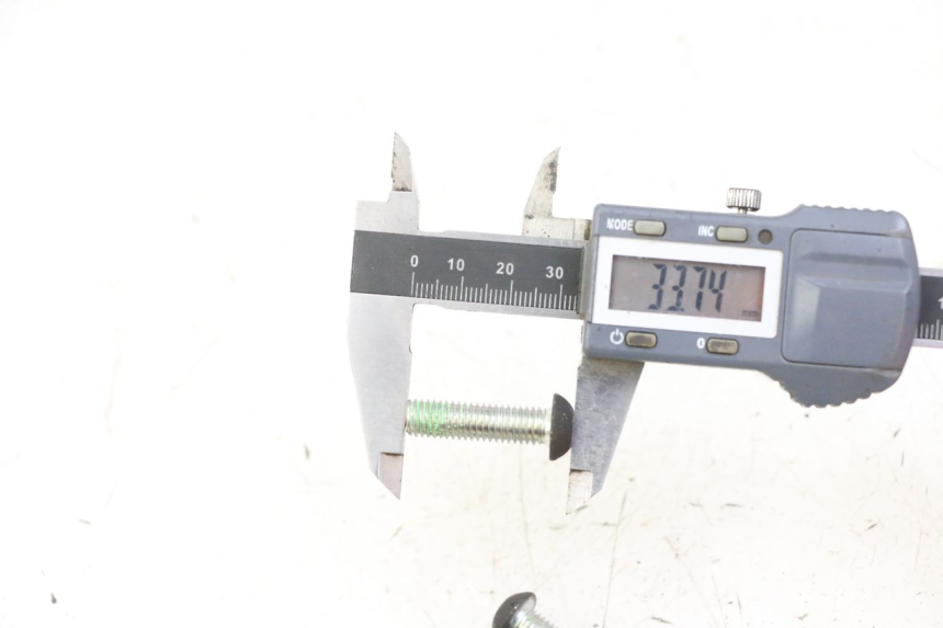 photo de BRAKE DISC BOLT PEUGEOT CITYSTAR 50 (2013 - 2017) - Technical close-up