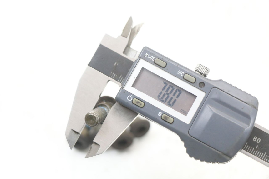 photo de BRAKE DISC BOLT KYMCO DINK 4T 50 (2007 - 2018) - Alternative perspective