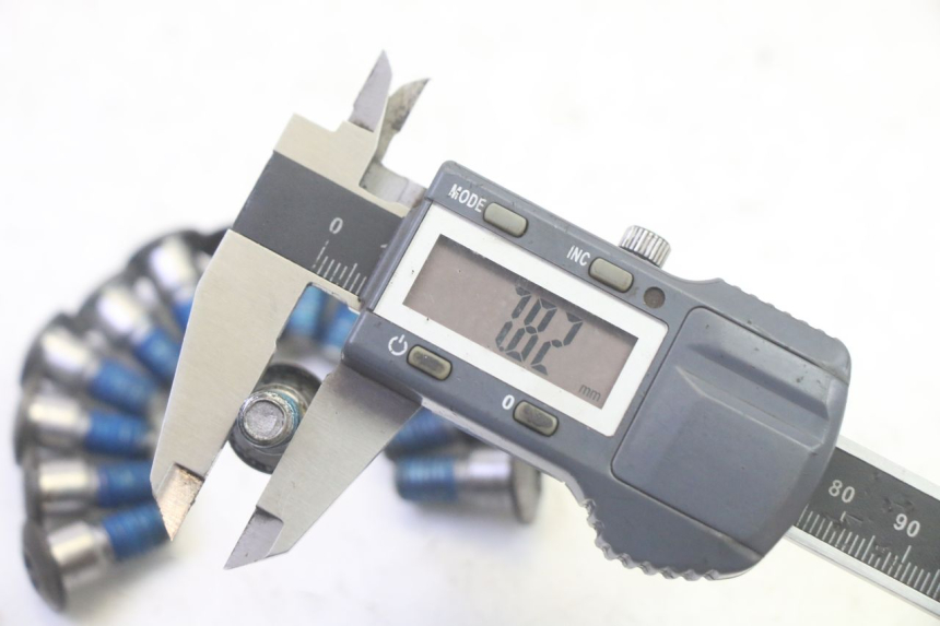 photo de BRAKE DISC BOLT SUZUKI DL V STROM 1000 (2002 - 2007) - Zoom on usage condition