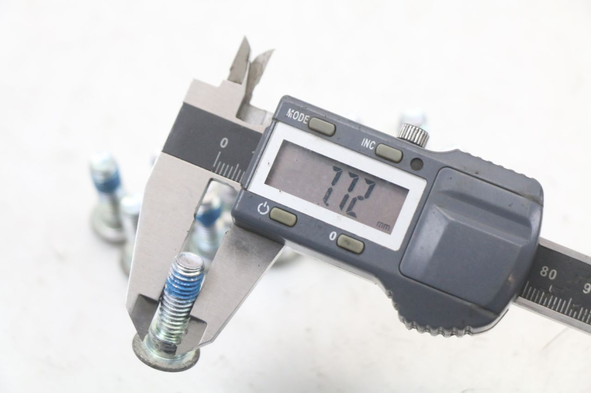 photo de BRAKE DISC BOLT EBROH BRAVO GLE 1 (2020 - 2024) - Technical close-up