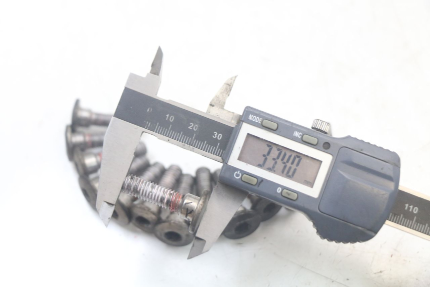 photo de BRAKE DISC BOLT KAWASAKI ER-6 ER6 N 650 (2012 - 2016) - Alternative perspective