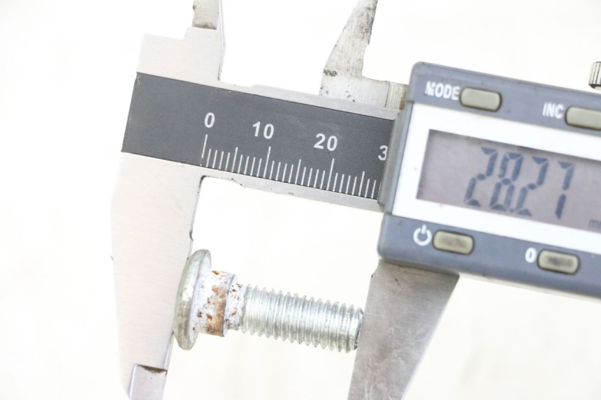 photo de BRAKE DISC BOLT EUROCKA RETRO 50 (2007 - 2014) - Zoom on usage condition