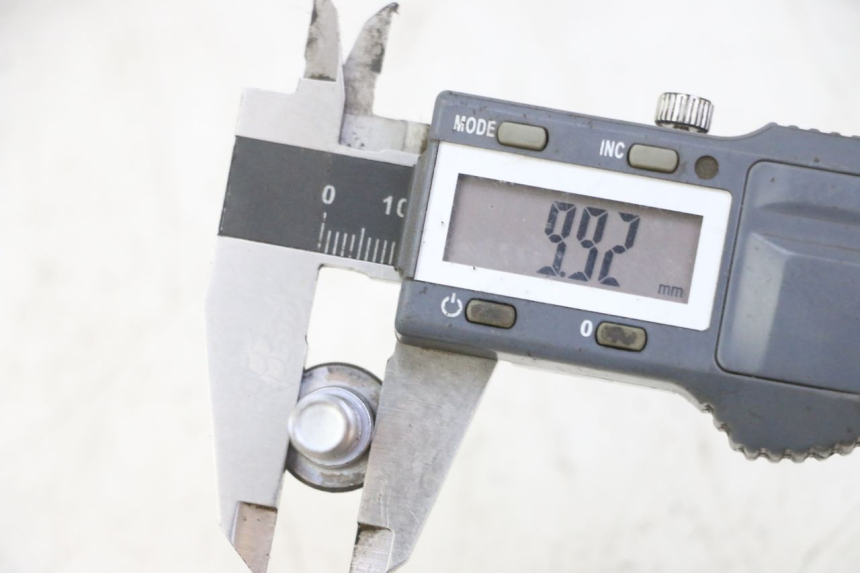 photo de BRAKE DISC BOLT HONDA FES S-WING SWING ABS 125 (2007 - 2015) - Component detail