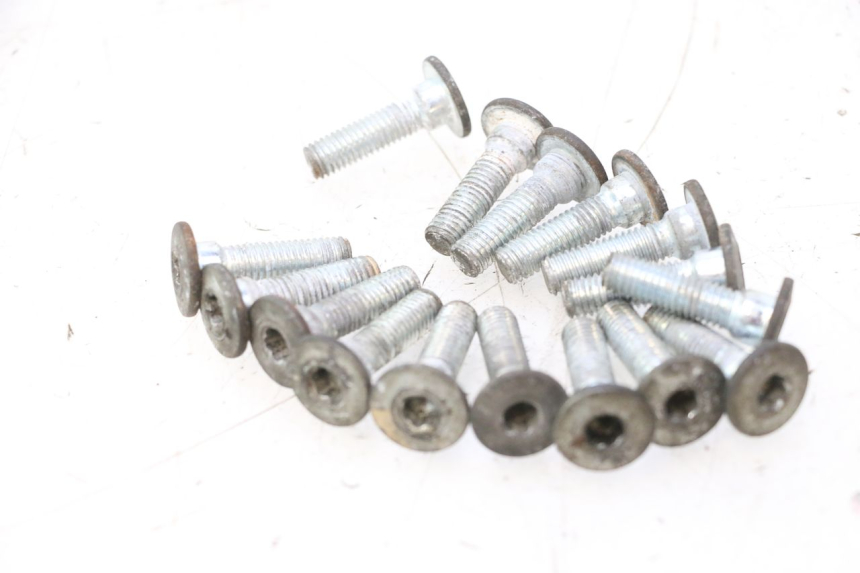photo de BRAKE DISC BOLT KAWASAKI GPX F ZX750F 750 (1986 - 1990) - Alternative perspective