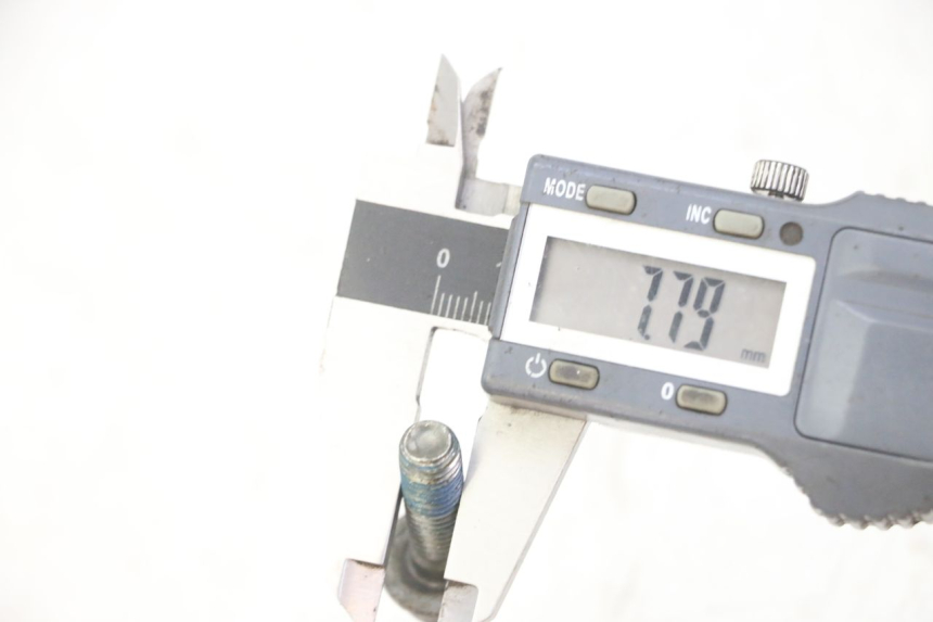 photo de BRAKE DISC BOLT SUZUKI GS GSE 500 (2001 - 2003) - Alternative perspective