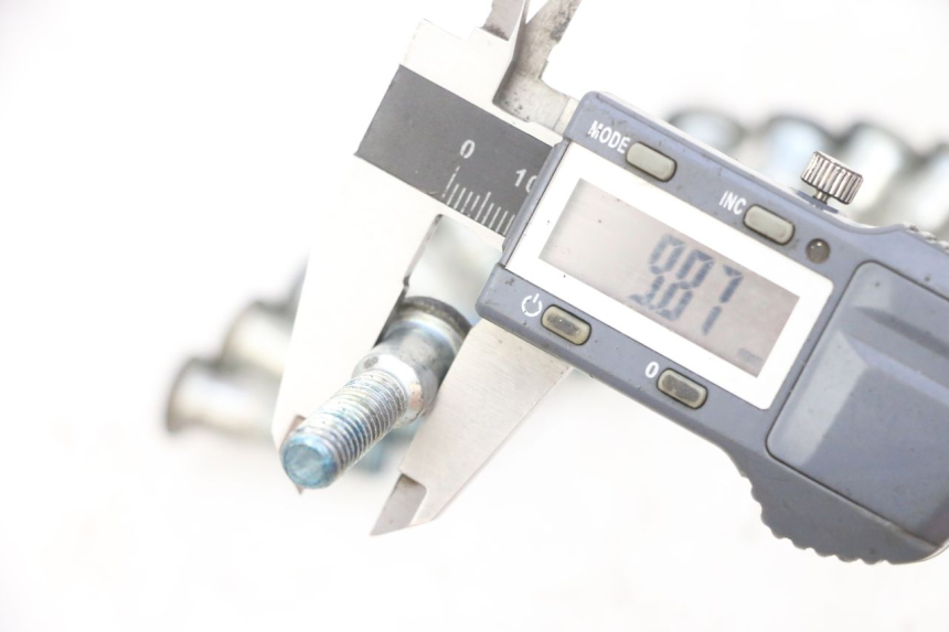 photo de BRAKE DISC BOLT SUZUKI GSF N BANDIT 600 (1996 - 1999) - Component detail