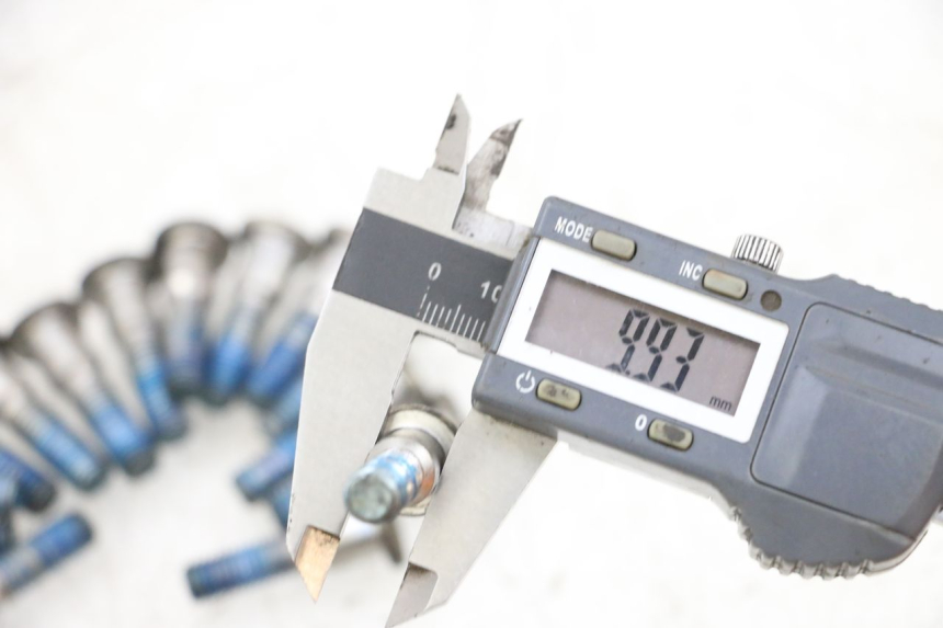 photo de BRAKE DISC BOLT SUZUKI GSXR GSX-R 1000 (2003 - 2004) - Component detail