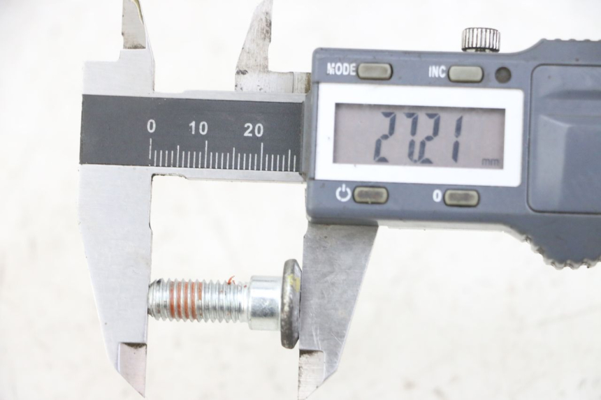 photo de BRAKE DISC BOLT HONDA FORZA 125 (2021 - 2025) - Technical close-up