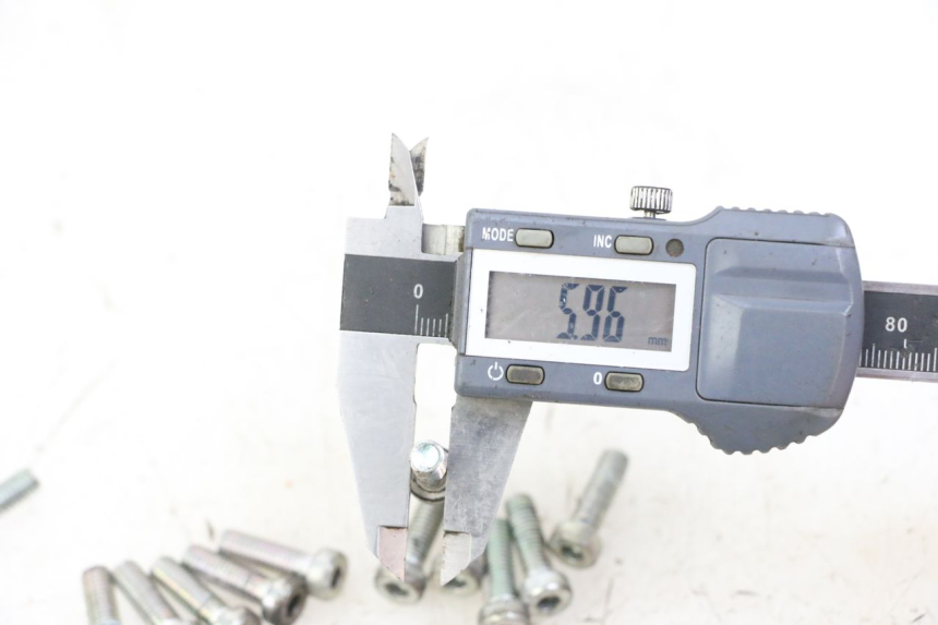 photo de BRAKE DISC BOLT KEEWAY K-LIGHT KLIGHT 125 (2018 - 2025) - Alternative perspective