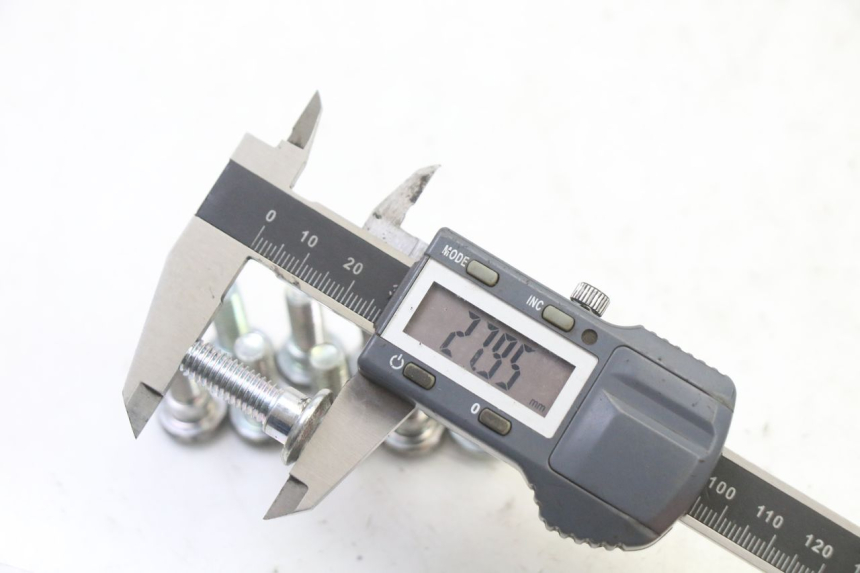 photo de BRAKE DISC BOLT KIDEN KD125-G 125 (2018 - 2022) - Zoom on usage condition