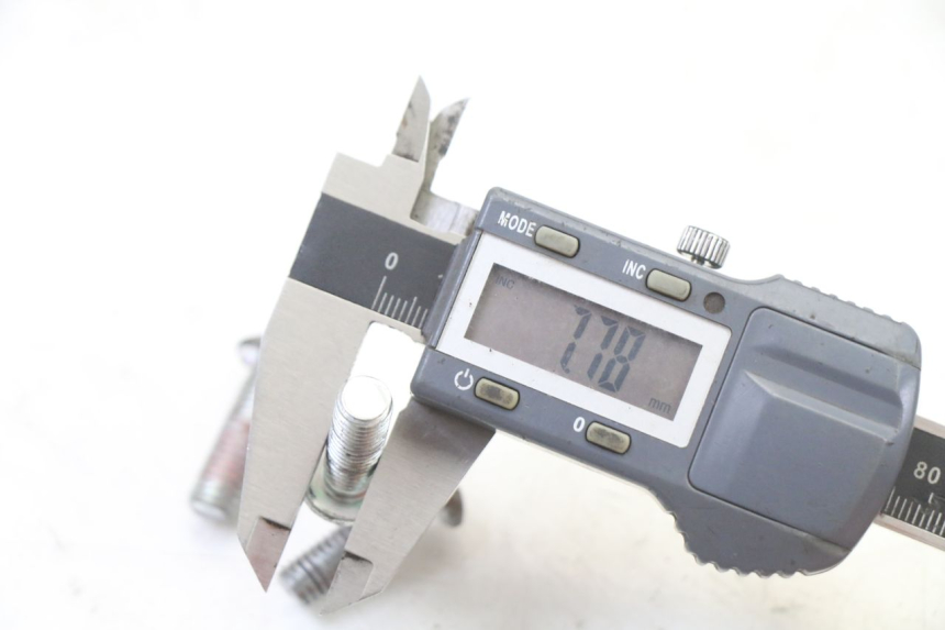 photo de BRAKE DISC BOLT PEUGEOT KISBEE 2T 50 (2018 - 2022) - Technical close-up