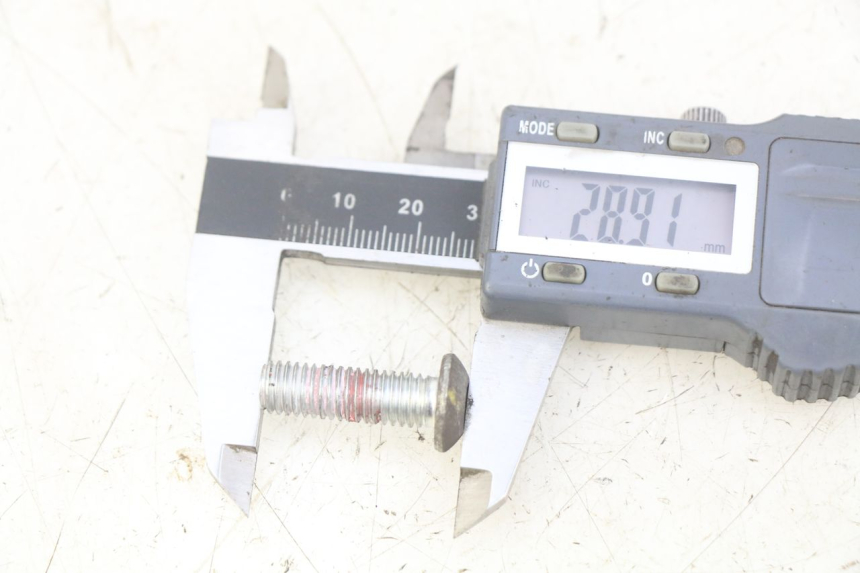 photo de BRAKE DISC BOLT PEUGEOT KISBEE 4T 50 (2018 - 2022) - Zoom on usage condition