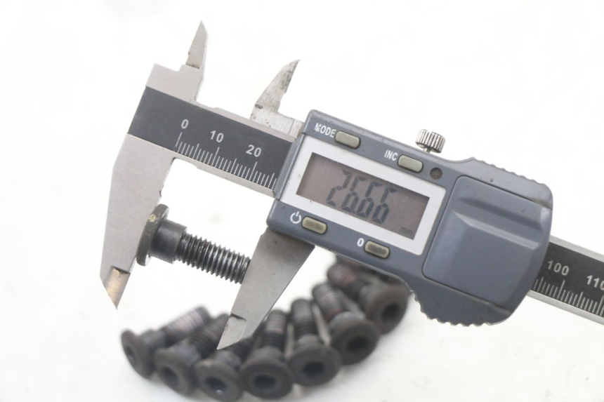 photo de BRAKE DISC BOLT KYMCO X-TOWN XTOWN 125 (2016 - 2021) - Zoom on usage condition