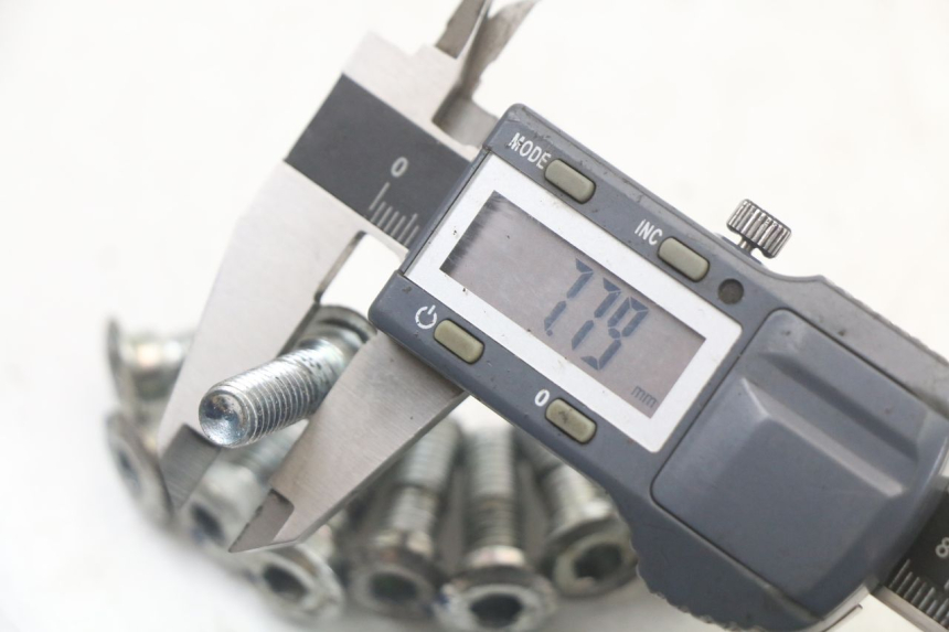 photo de BRAKE DISC BOLT MASAI SCRAMBLER SPORT 125 (2021 - 2025) - Alternative perspective