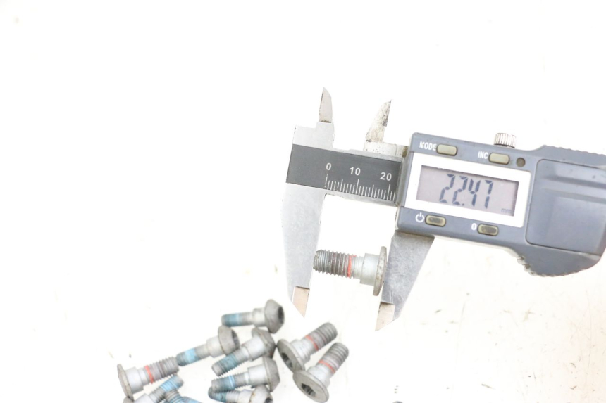 photo de BRAKE DISC BOLT YAMAHA MT-07 MT07 ABS 700 (2018 - 2020) - Technical close-up