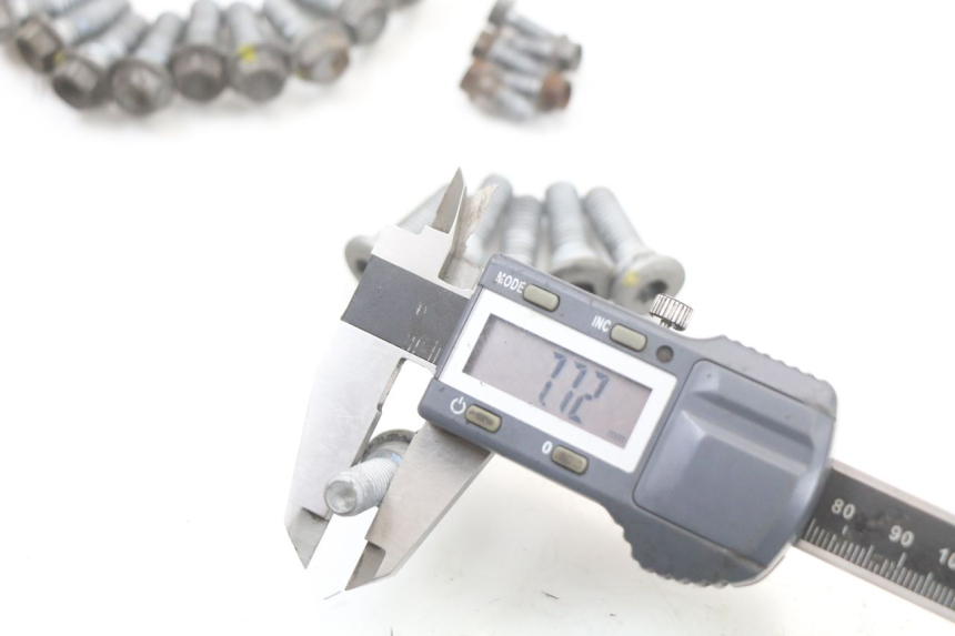 photo de BRAKE DISC BOLT MOTO GUZZI NORGE 8V GT 1200 (2011 - 2016) - Additional view of the item