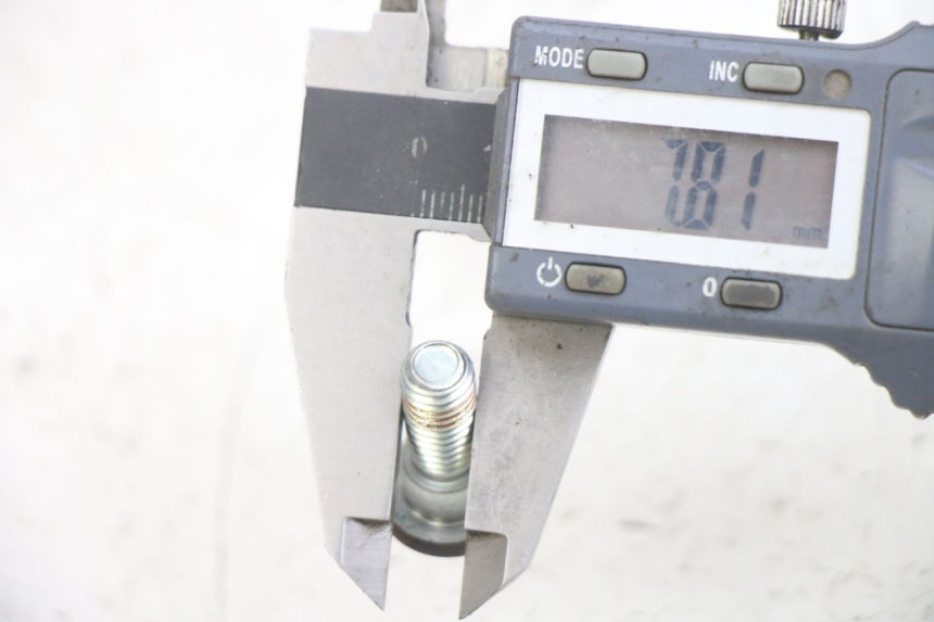 photo de BRAKE DISC BOLT HONDA PCX (JF28) 125 (2009 - 2011) - Zoom on usage condition