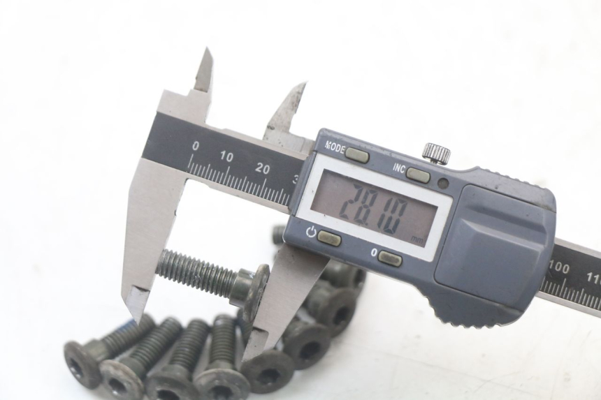 photo de BRAKE DISC BOLT PEUGEOT BELVILLE 125 (2017 - 2021) - Zoom on usage condition