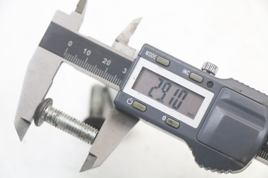 photo de BRAKE DISC BOLT PEUGEOT KISBEE 2T 50 (2010 - 2017) - Alternative perspective