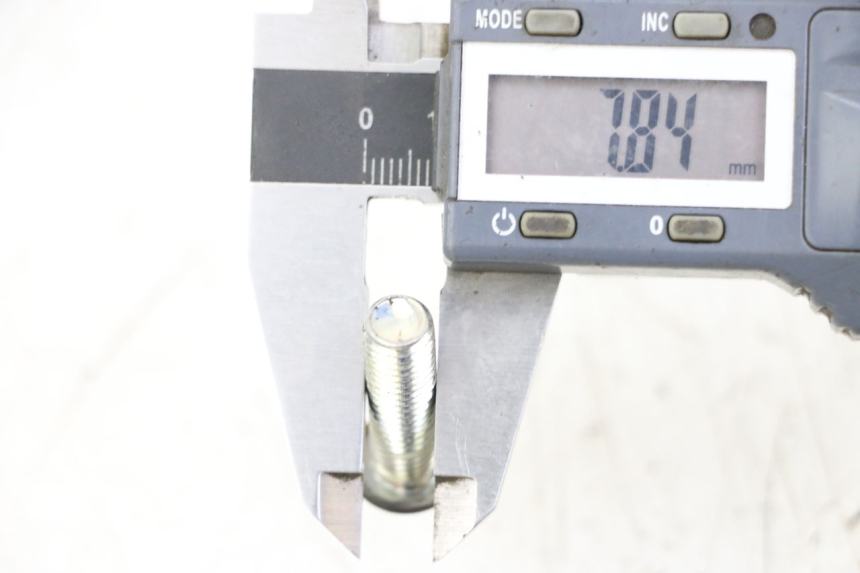 photo de BRAKE DISC BOLT PEUGEOT SATELIS 125 (2013 - 2018) - Zoom on usage condition