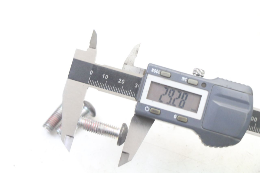 photo de BRAKE DISC BOLT PEUGEOT STREETZONE I 2T 50 (2018 - 2020) - Alternative perspective