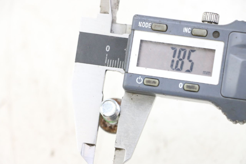 photo de BRAKE DISC BOLT PEUGEOT TKR TREKKER FURIOUS 50 (2005 - 2014) - Zoom on usage condition