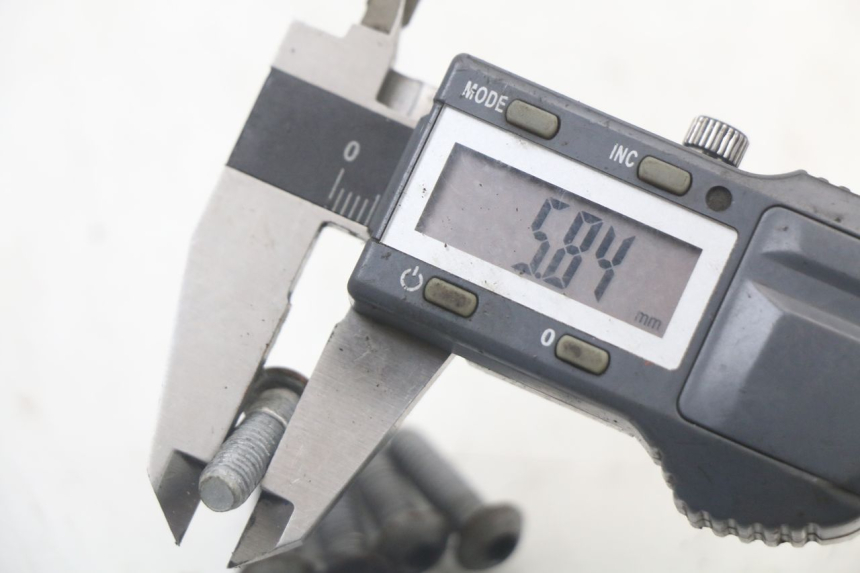 photo de BRAKE DISC BOLT PIAGGIO BEVERLY 125 (1998 - 2005) - Alternative perspective