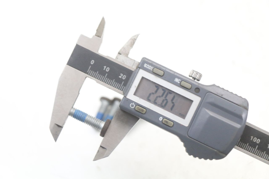 photo de BRAKE DISC BOLT PIAGGIO LIBERTY IGET 4T 50 (2021 - 2025) - Alternative perspective