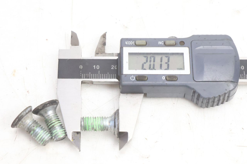 photo de BRAKE DISC BOLT PEUGEOT SATELIS 125 (2013 - 2018) - Alternative perspective