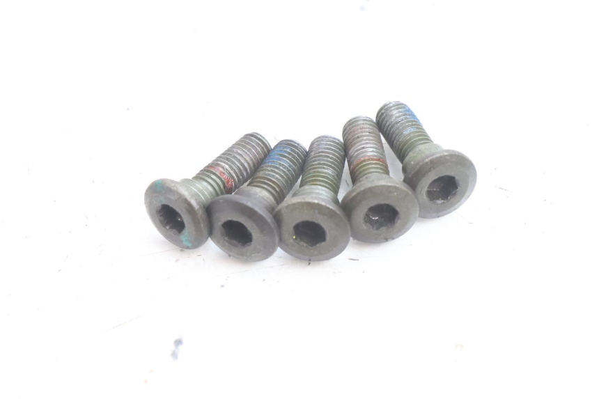 photo de BRAKE DISC BOLT HONDA SH 125 (2001 - 2003) - Technical close-up