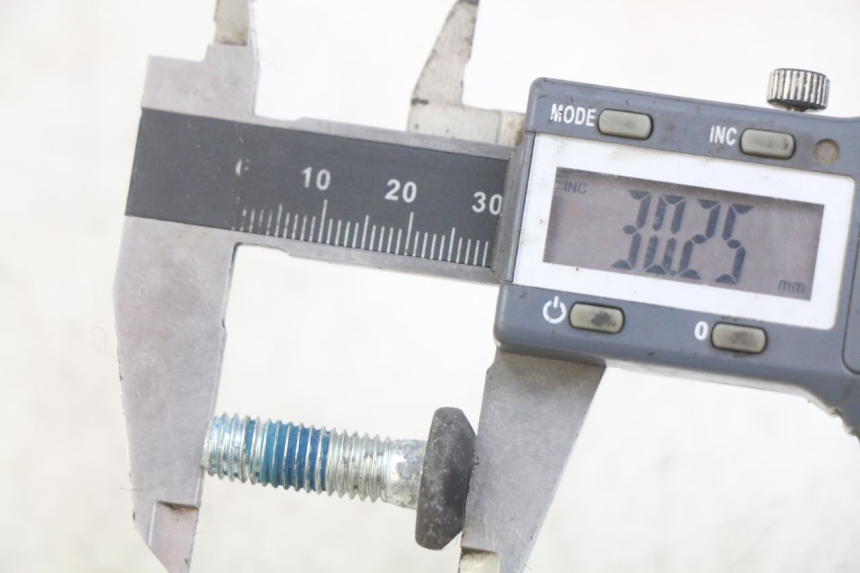 photo de BRAKE DISC BOLT MBK SKYLINER 125 (1998 - 2001) - Zoom on usage condition