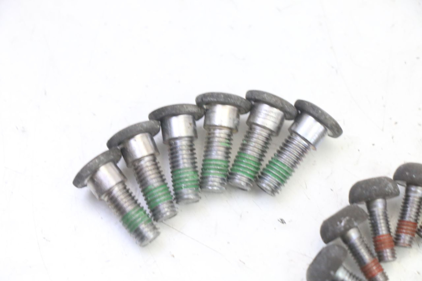 photo de BRAKE DISC BOLT HONDA ST PAN EUROPEAN 1300 (2002 - 2013) - Component detail