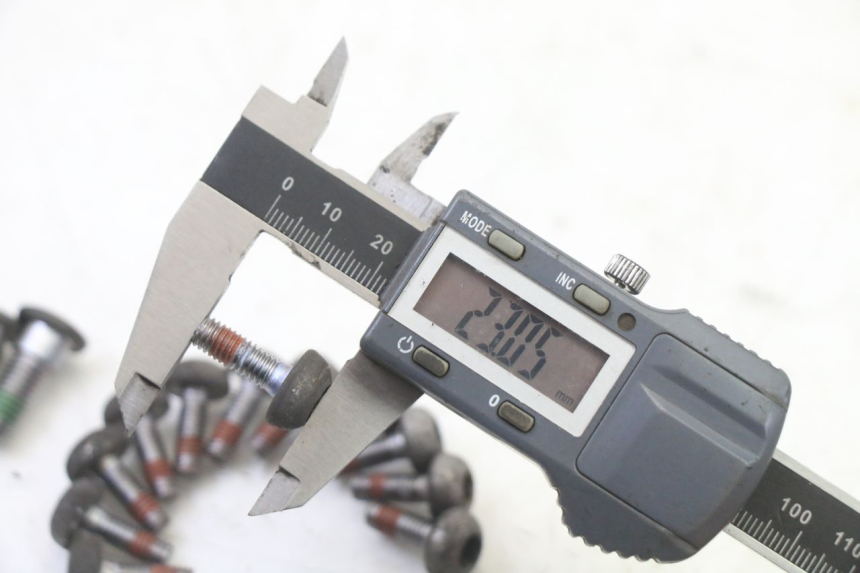 photo de BRAKE DISC BOLT HONDA ST PAN EUROPEAN 1300 (2002 - 2013) - Product overview