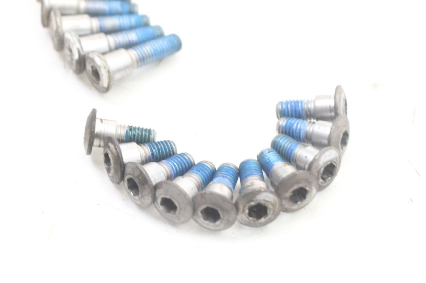 photo de BRAKE DISC BOLT SUZUKI GSX F GSXF 650 (2007 - 2015) - Surface and material condition