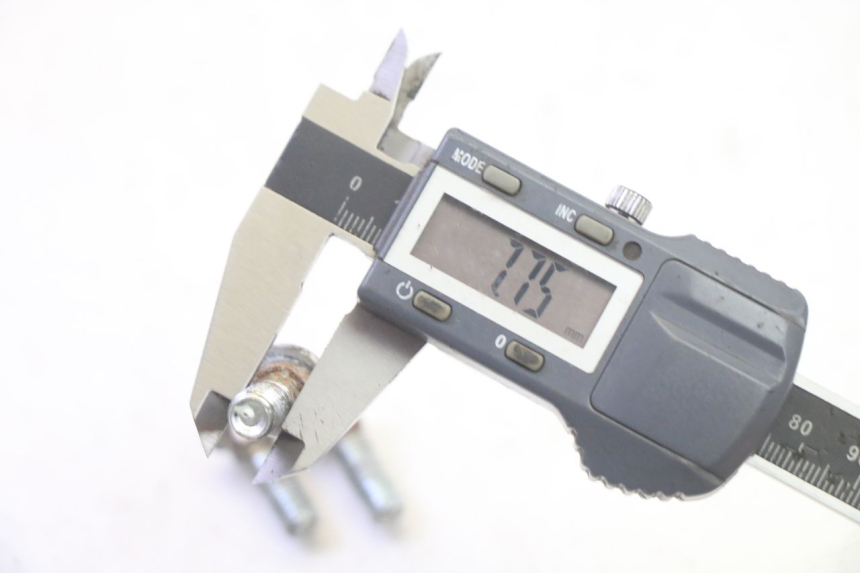 photo de BRAKE DISC BOLT SUKIDA TOP 1 50 (2003 - 2010) - Technical close-up