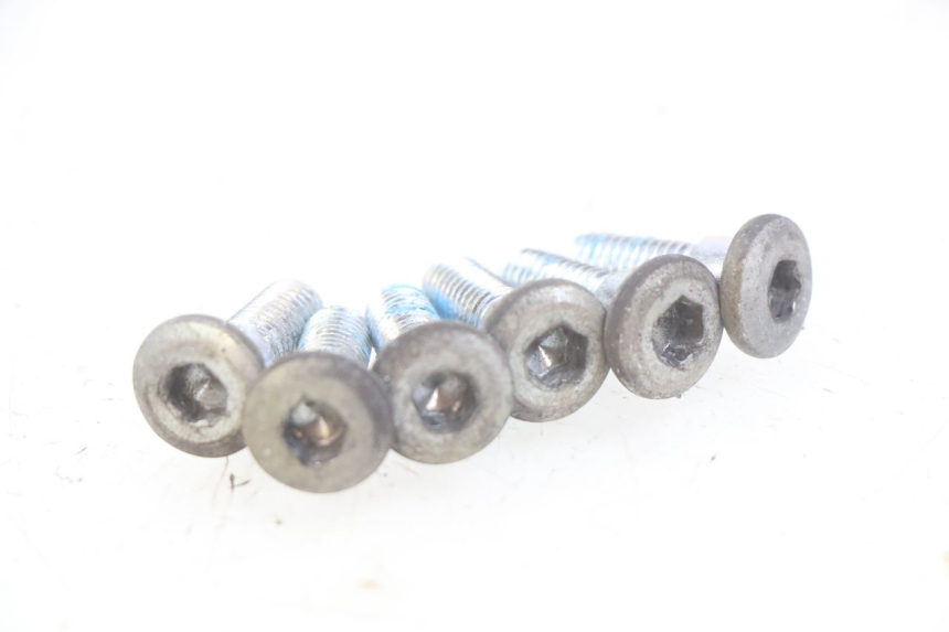 photo de BRAKE DISC BOLT DAELIM VJ ROADWIN FI 125 (2008 - 2017) - Component detail