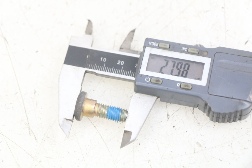 photo de BRAKE DISC BOLT DAELIM VL DAYSTAR 125 (2000 - 2011) - Zoom on usage condition